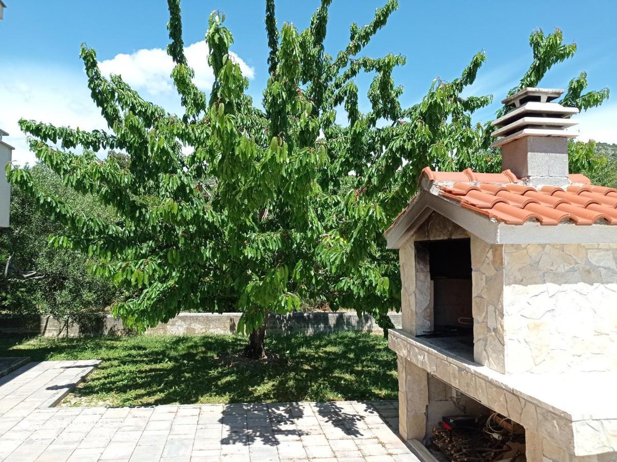 Apartmani Barisic Trogir Exterior photo